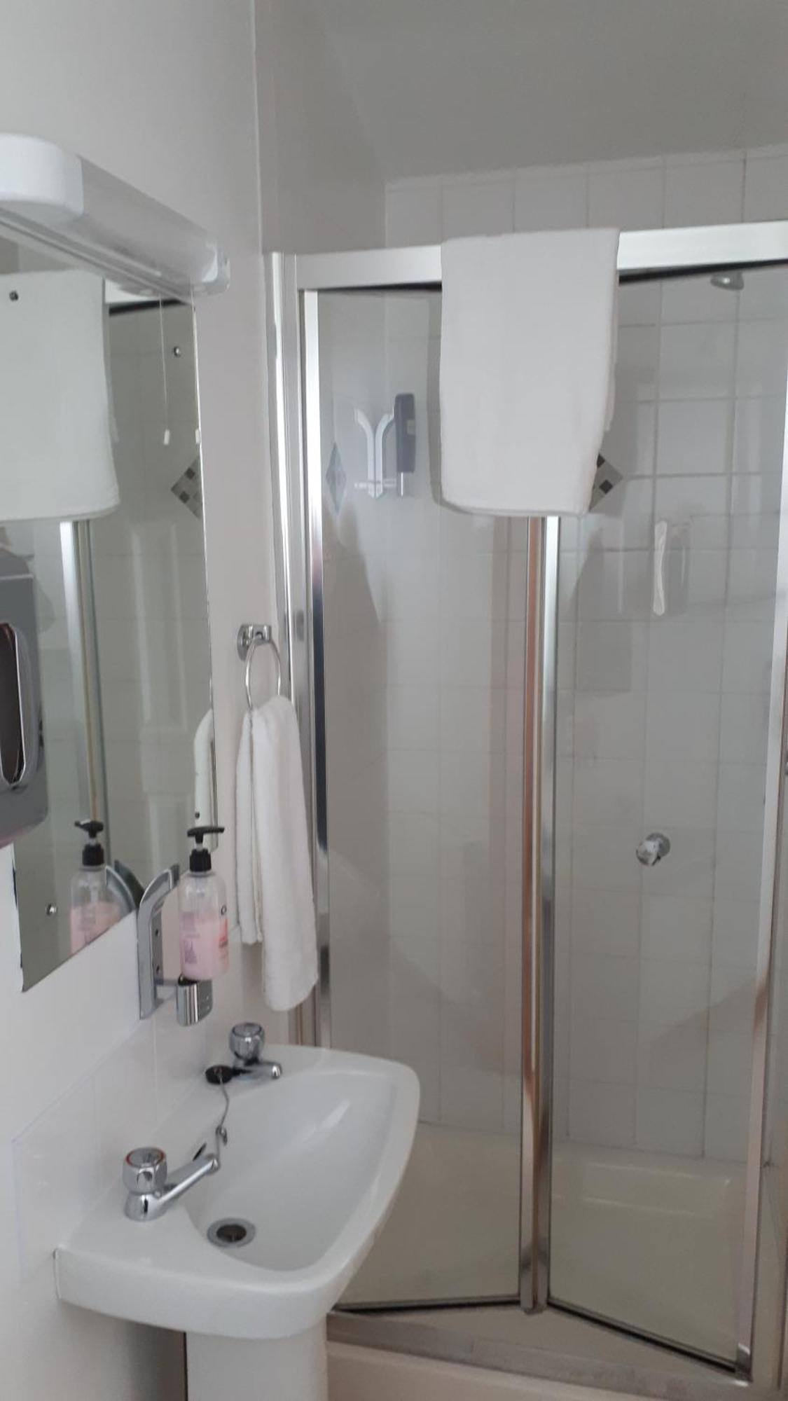 Bay View Guesthouse Голвей Екстер'єр фото